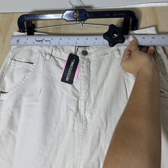 Pretty Little Thing Tall Seam Detail Wide Leg Jeans Stone Light Wash Size US 12 - Picture 3 of 9